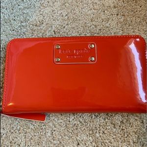 Kate Spade zippered wallet